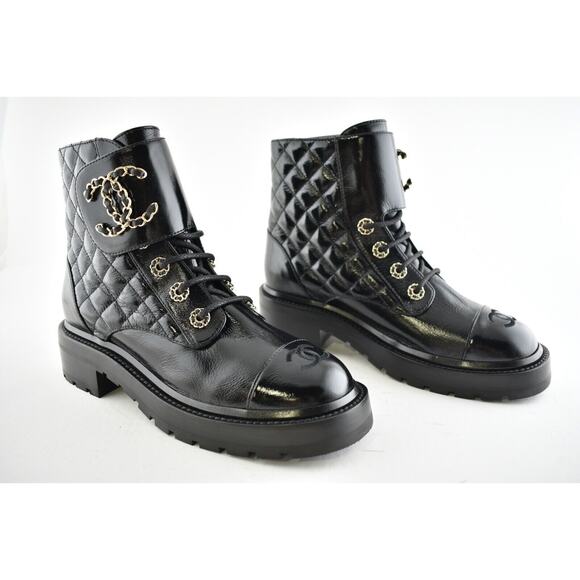 Chanel 21A Black Shiny Patent Quilted Gold CC Chain Combat Ankle Short Boot 40 - Picture 2 of 11